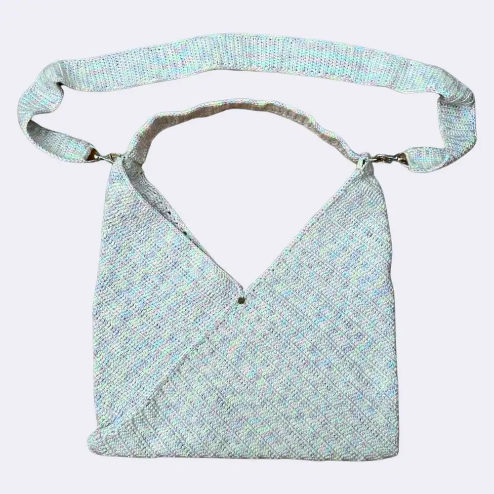 Gehäkelte Tasche „Zarte Wolke“