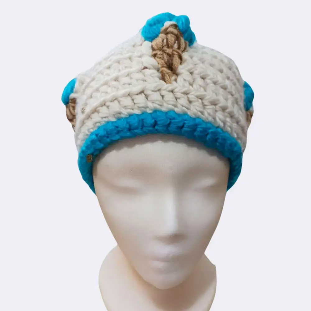 Handgehäkelte Eiscreme-Mütze aus Wolle – Warm, Einzigartig & Verspielt