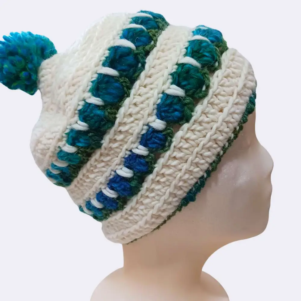 Handgehäkelte Wollmütze mit Tulpenmuster – Stilvoll, Warm & Einzigartig – Bild 3