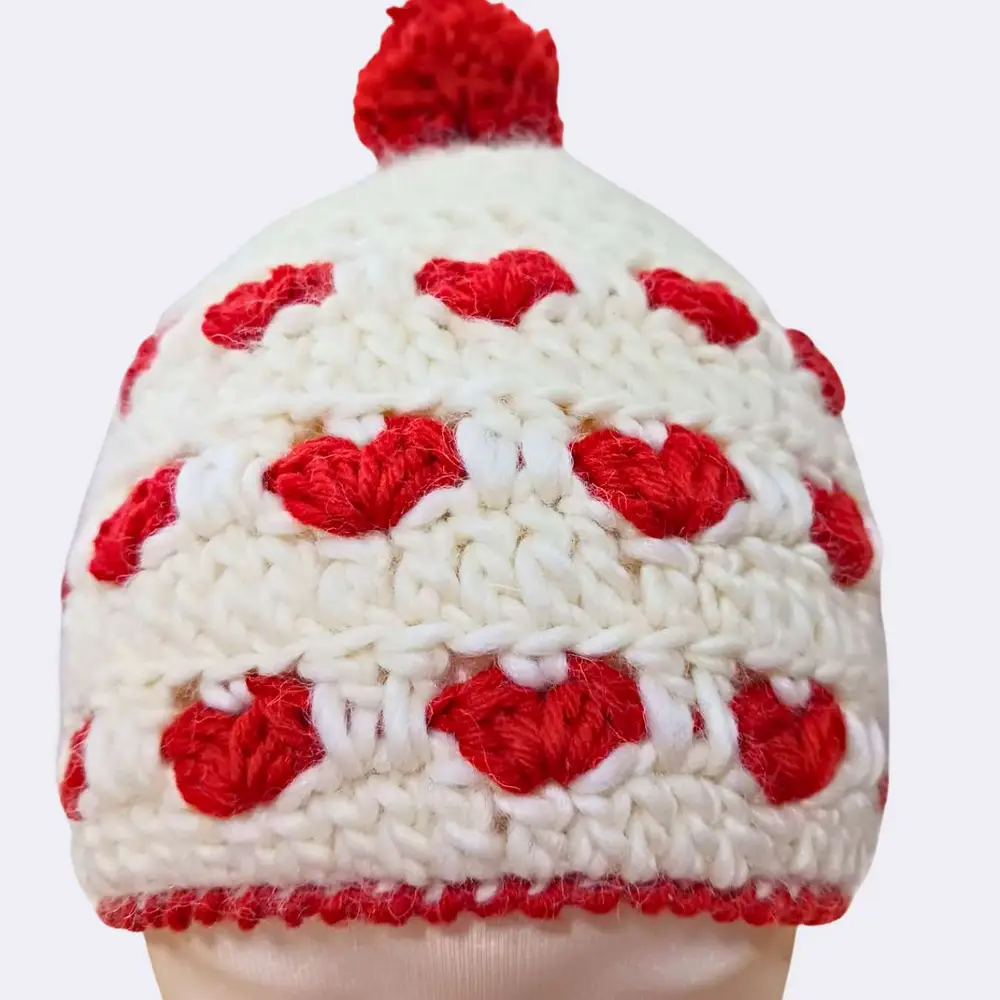 Handgehäkelte Wollmütze mit Herzmuster – Warm, Weich & Einzigartig – Bild 2
