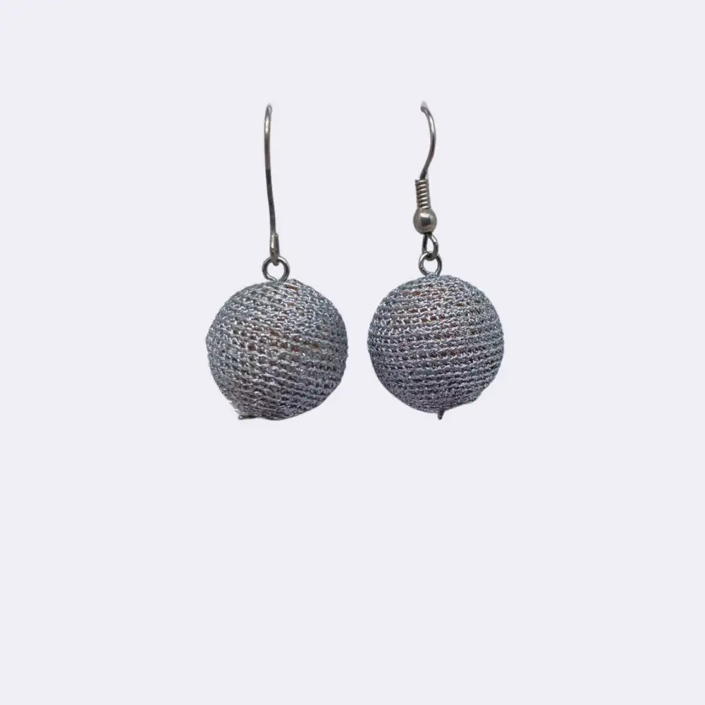 Silberne Kugel-Ohrringe – Bild 3