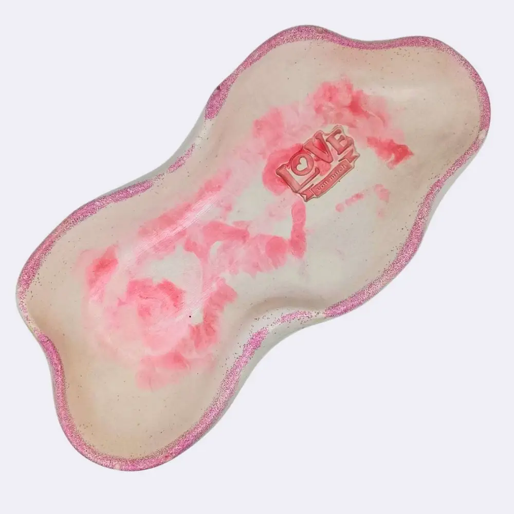 Love You Match – Ovale Gipsplatte in Weiß-Rosatönen